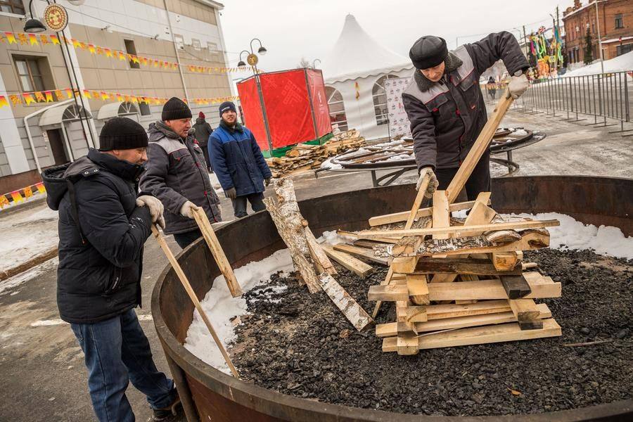 The fire is already being lit for the unusual culinary showdown — the pancake maker battle
