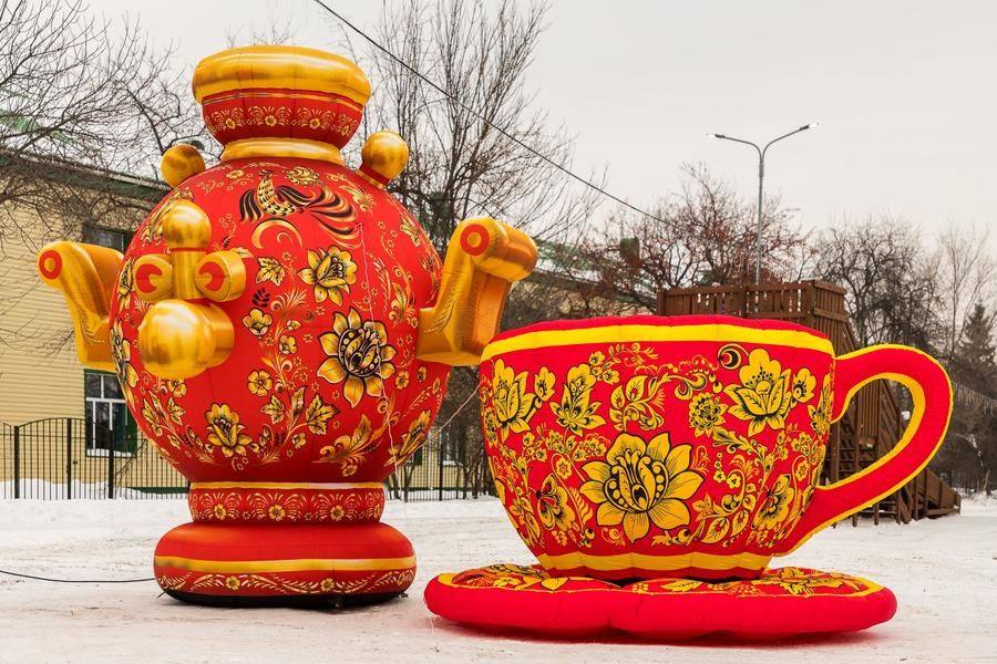 Once a year, the Kargapolye Landscape Park is decorated with themed installations