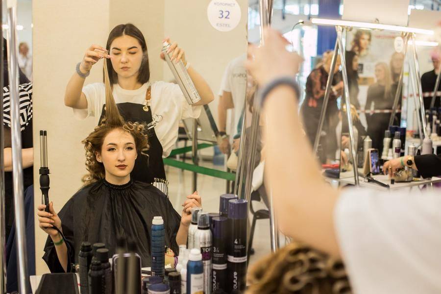 The “Bridal Hairstyle” nomination requires long hair