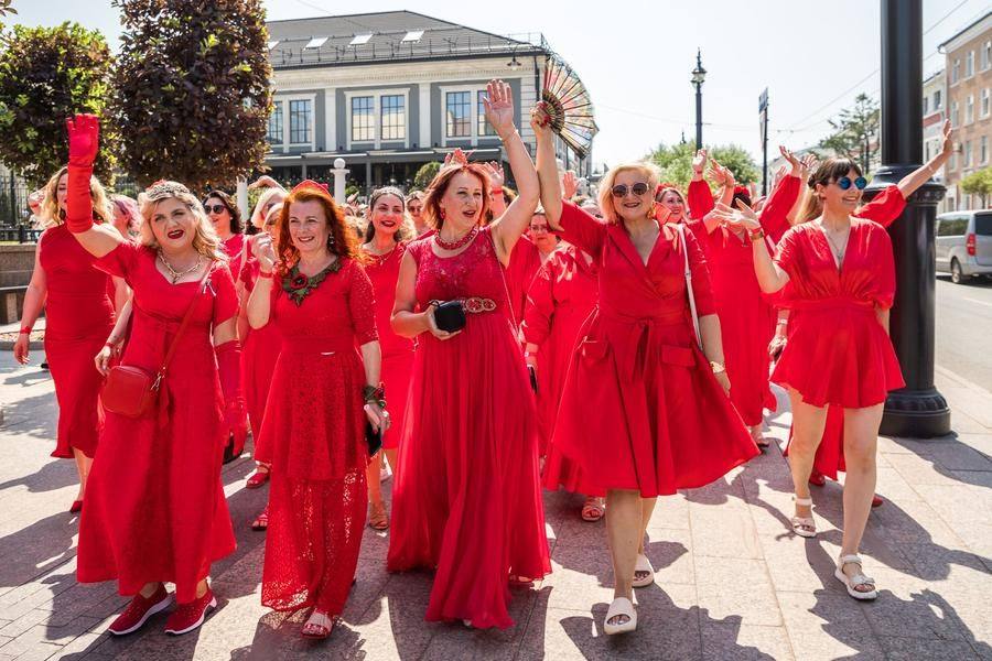 The next stage is the parade along the city’s central streets
