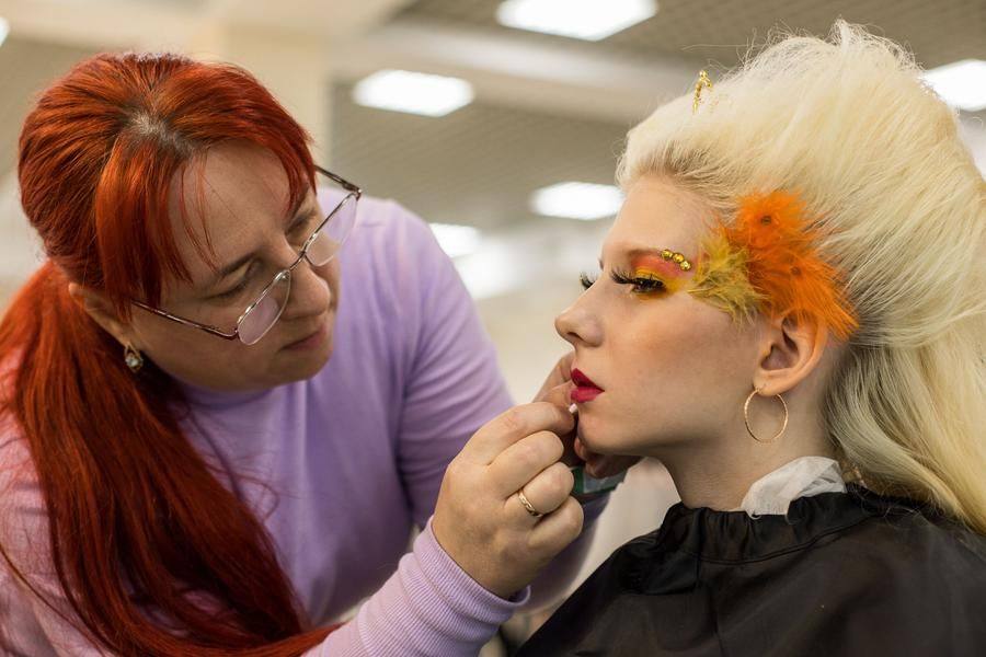 The masters have about an hour to bring their carefully planned looks to life