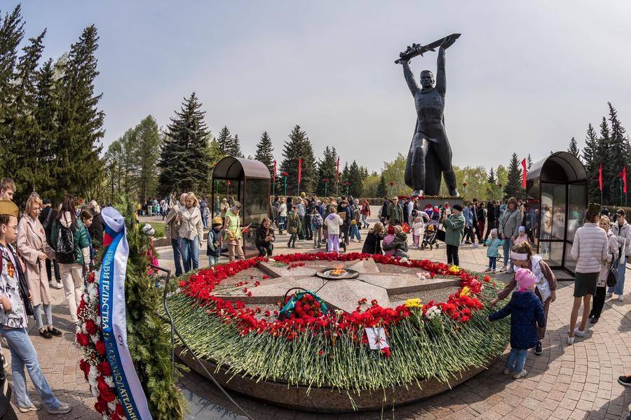 By now, it’s hard to imagine the memorial complex without its granite star