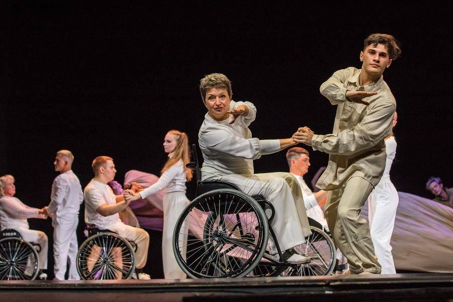 Together with student performers of Omsk College, they will guide the audience through the levels of Purgatory