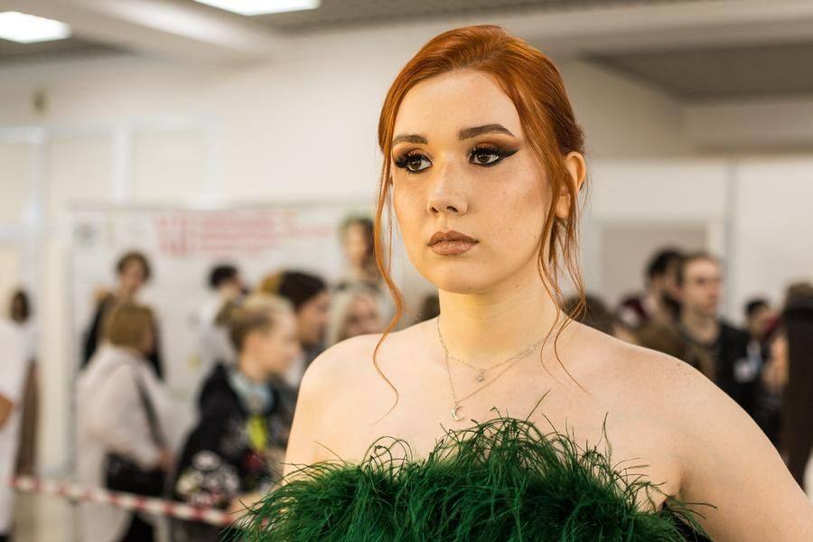 Skillfully accentuating youthful beauty — that’s what every makeup artist must master