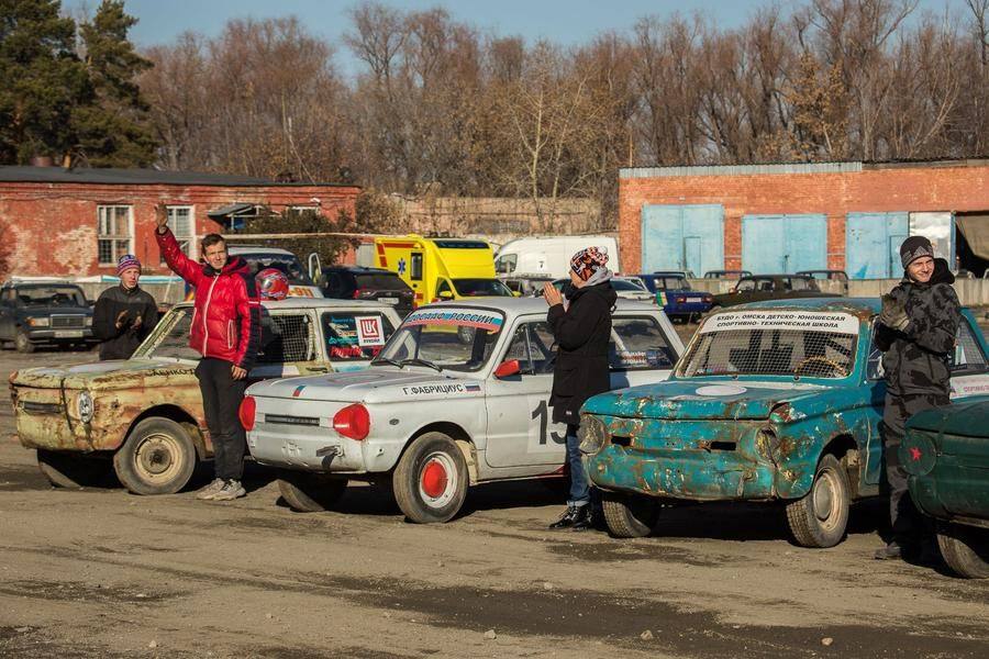 Five compact cars were prepared for the Sunday race