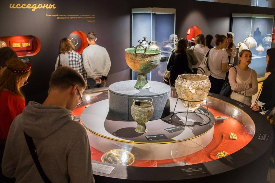 Two halls tell the story of the life and culture of the Scythians and related nomadic tribes