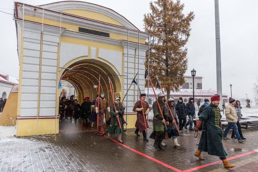 Its Tobolsk Gate, opening the way to the river, has never known a siege