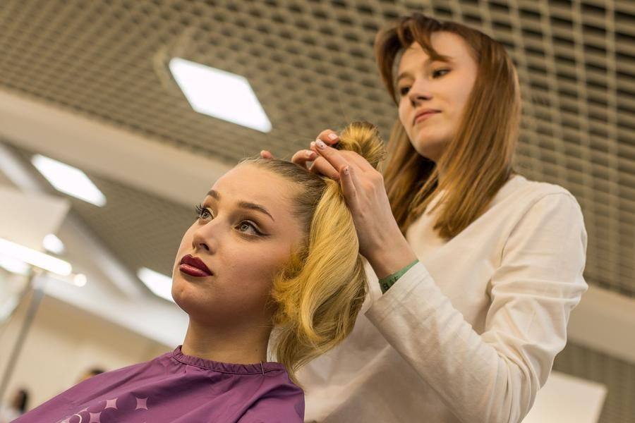 As with “Daytime Hairstyle”, masters and juniors must finish within 30 and 35 minutes respectively