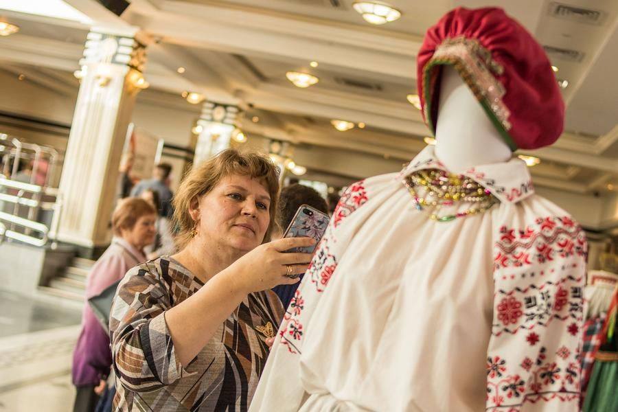 Many guests want to capture the details of clothing from the turn of the 19th and 20th centuries