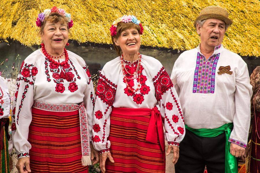 Many of the amateur performers’ melodies are familiar to everyone from childhood