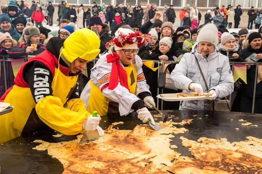 Next, the giant pancake is divided into portions…