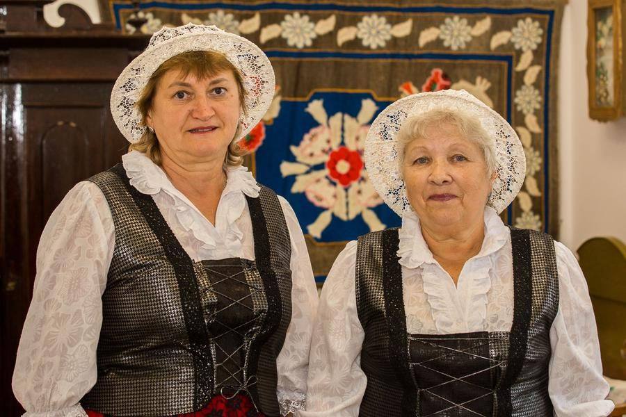 At some point, performers from the “Heimatland” folk vocal ensemble appear