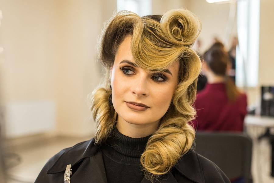 Paired with authentic makeup, retro hairstyles are just as relevant today