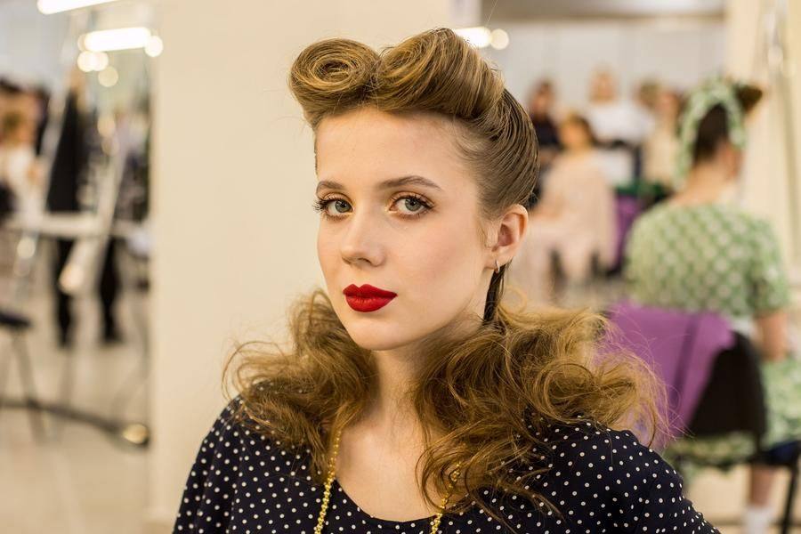 One more reference-quality look wraps up this journey through the history of hairdressing