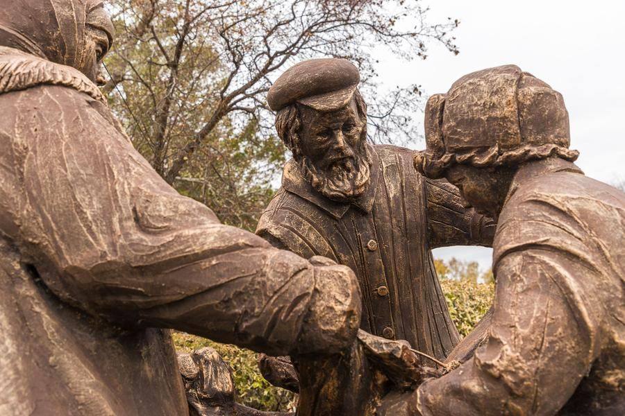 The sculptor worked with collective images: women, elders, and children