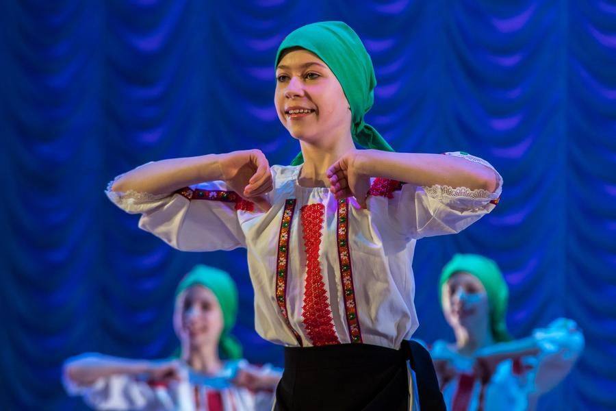Like many dances from this region, it’s associated with the harvest festival