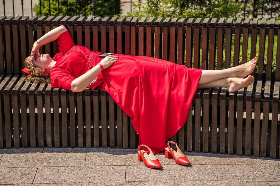 Two kilometers in high heels definitely make themselves felt