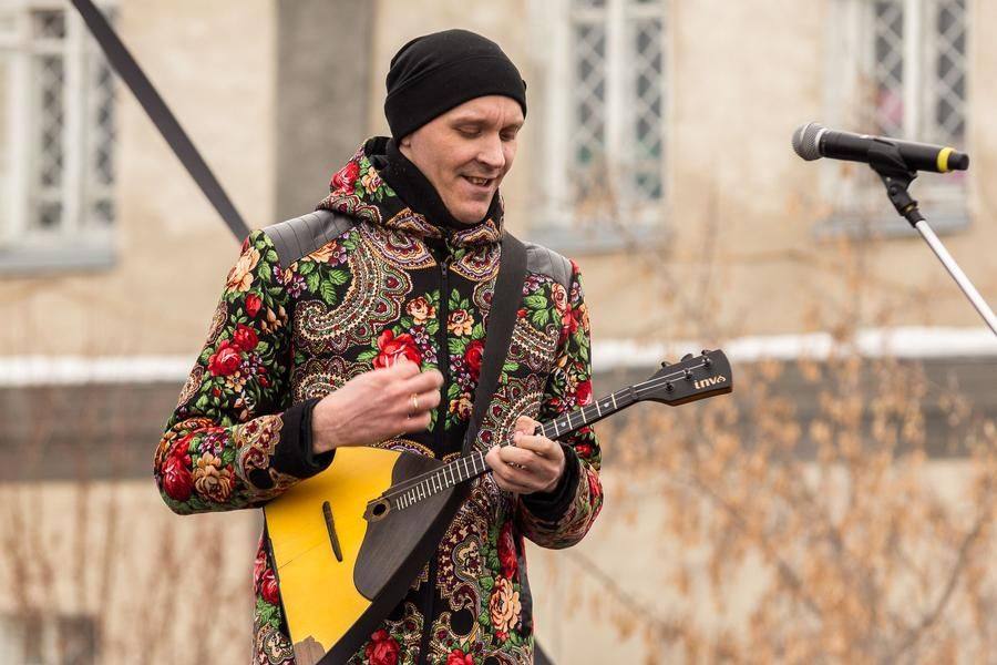 Traditional songs with a modern twist — what could be better for a festival?