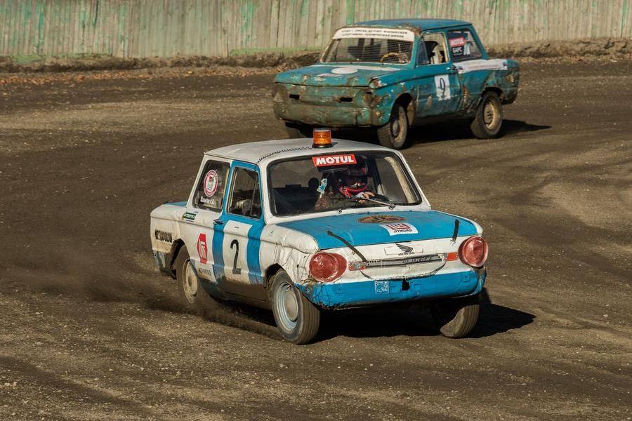 The leader emerges quickly — but there’s no shortage of rivals to challenge him!
