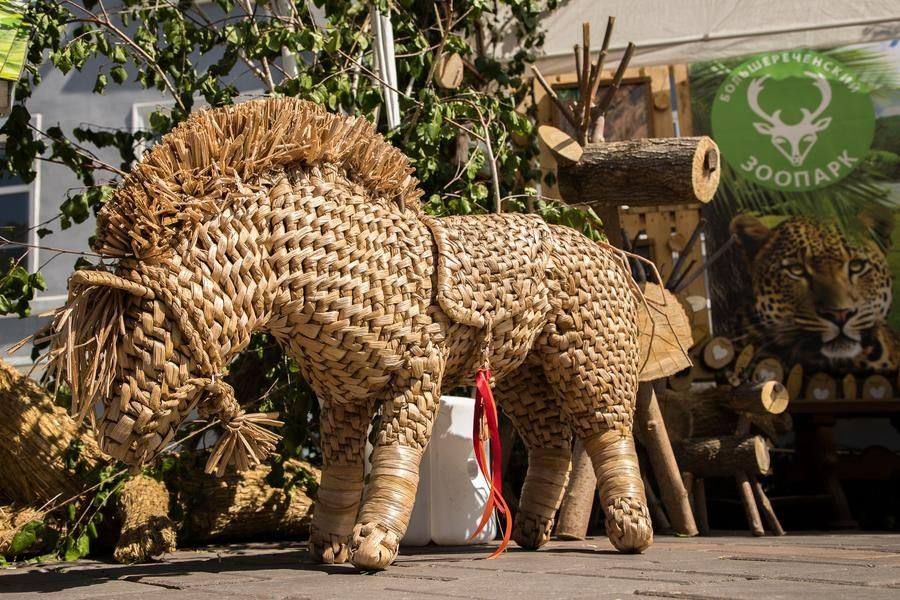 The Bolsherechensky Zoo needs no advertising — but it’s still featured at the exhibition!