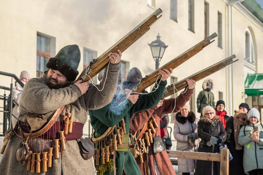The Omsk reenactors’ skill at firing in unison has been honed at dozens of festivals