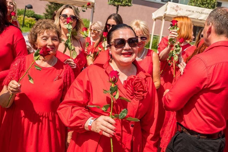 Every single lady also gets a scarlet rose
