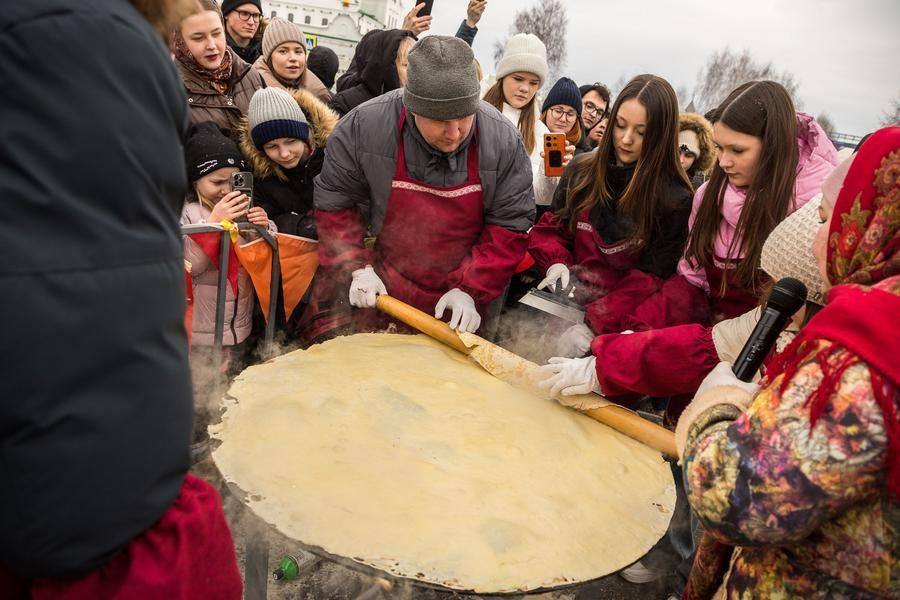 Of course, flipping these pancakes is much easier than the 3‑meter ones