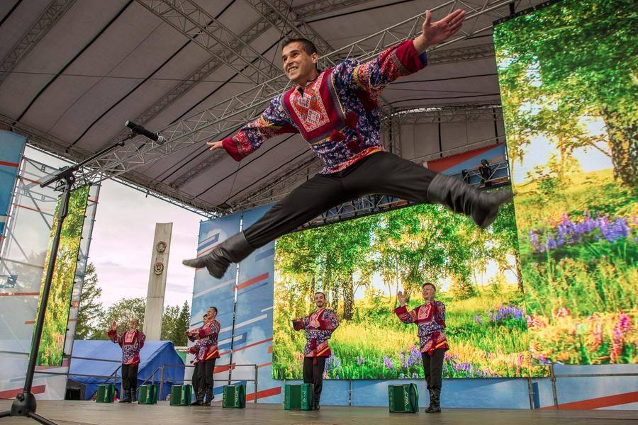 …and showcase the most spectacular moves of folk dance