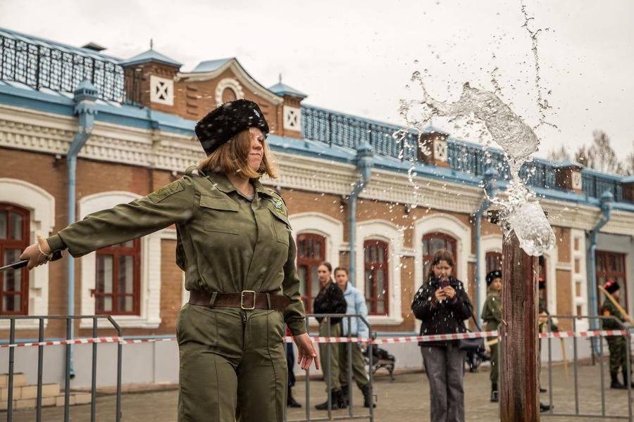 Today, everyone can try to slice a water bottle with a saber