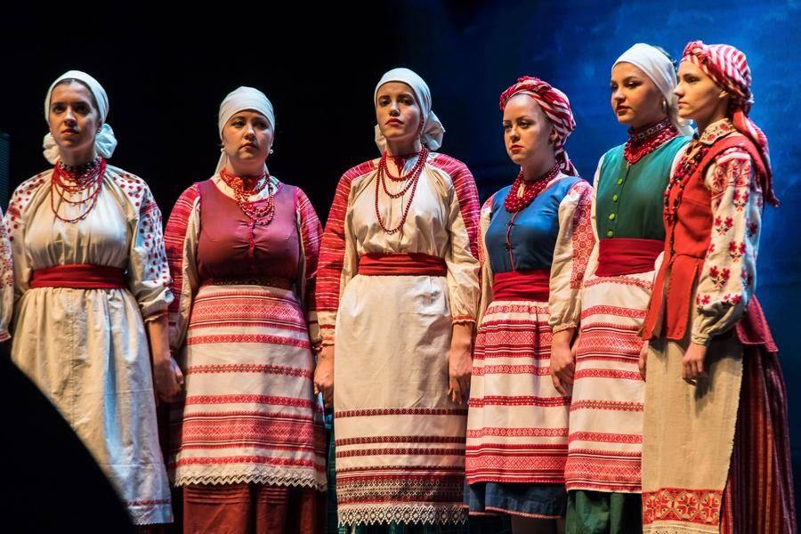 The program opens with the folk ensemble from the Gnesin Russian Academy of Music (Moscow)