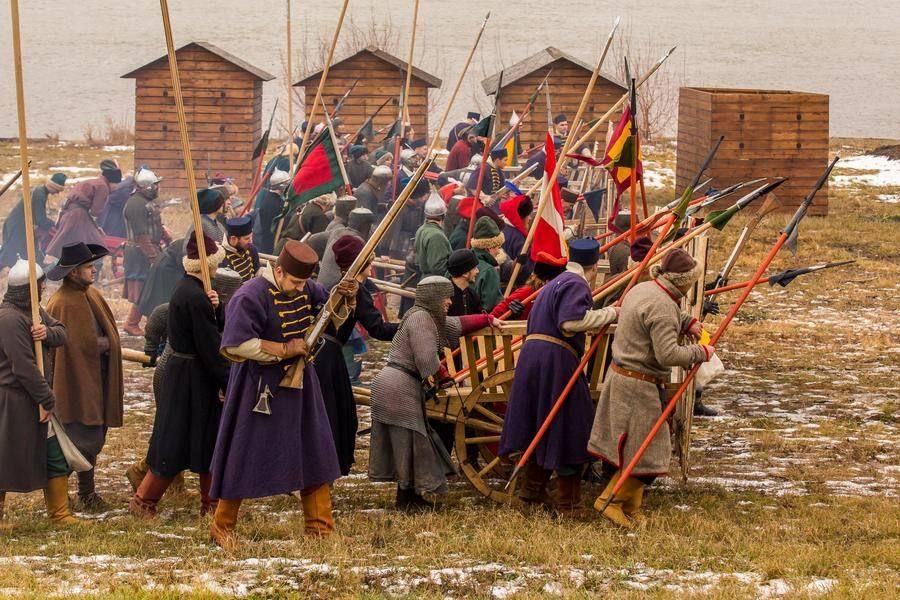 The hetman leads his men with a “ruthless approach”, counting on victory through sheer numbers