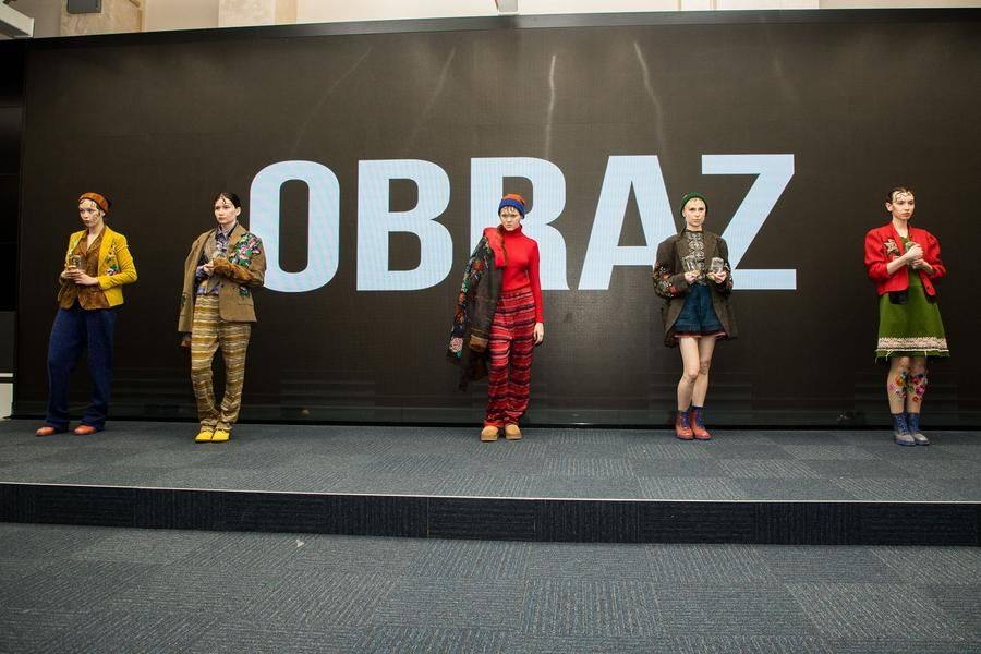 The artists of the “Image” Fashion Theater decided to support the championship in this way
