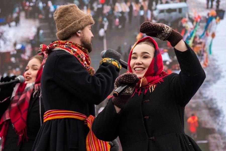 For Winter Farewell, the artists prepared beloved folk songs with a 21st‑century twist