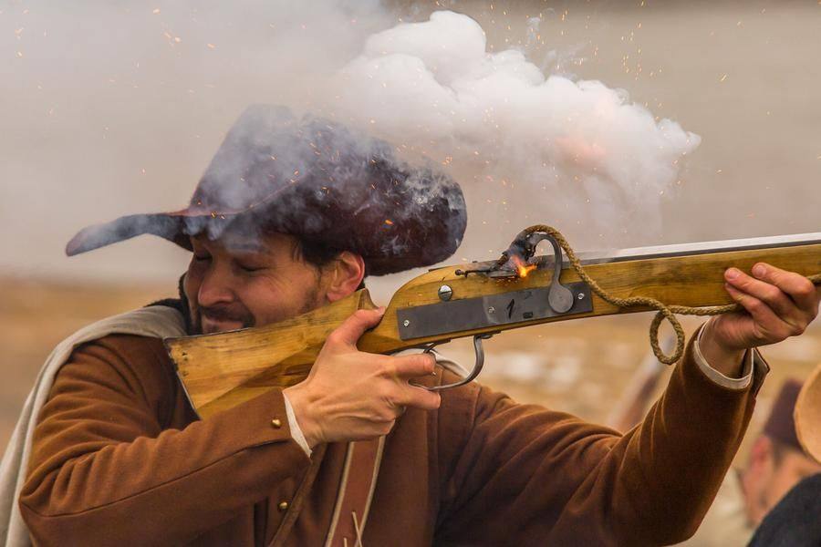 The onslaught is powerful, and the Russian forces are forced to retreat