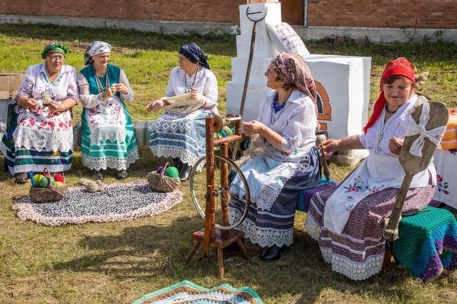 The crafts come alive in the hands of the artisans from Krasnaya Polyana