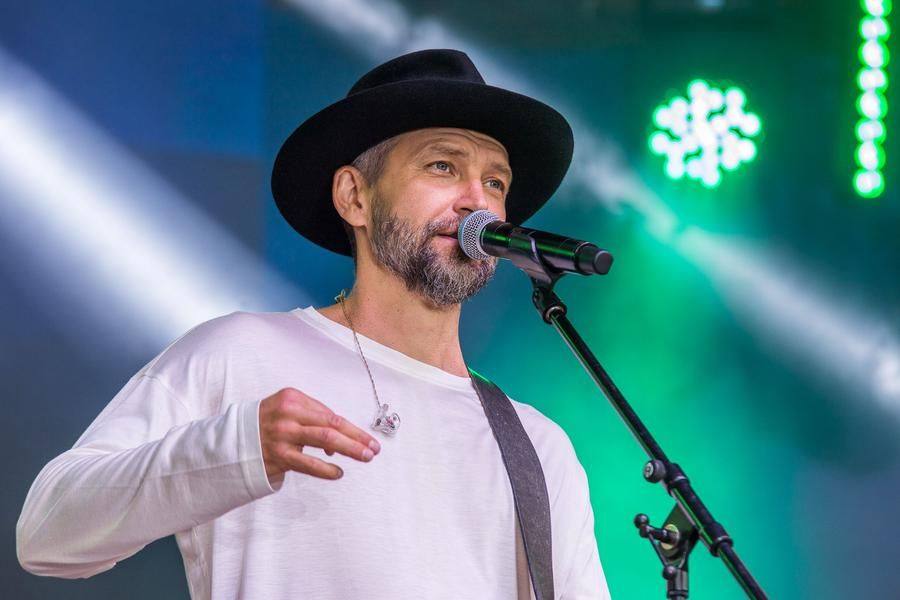 Within just a year, the band founded by brothers Vladimir Krivostovsky…
