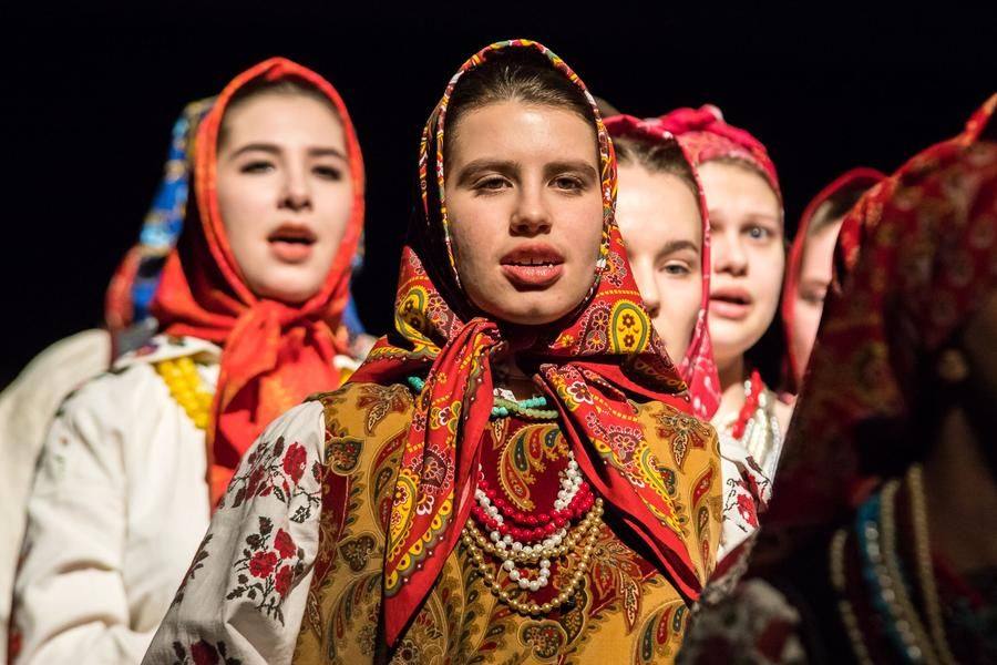 The baton passes to the “New Village” ensemble from the V.Y. Shebalin School (Omsk)