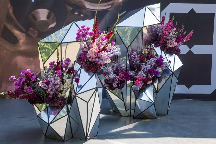 Distant planets are a powerful source of inspiration for the florists