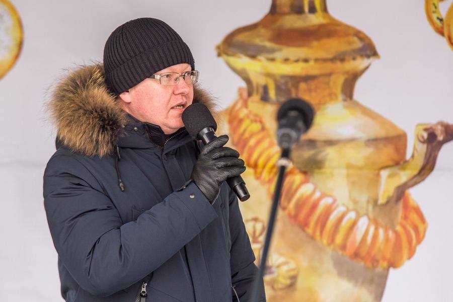 District head Evgeny Lenkov greets the locals and tourists: “This event opens the Year of Unity of the Peoples of Russia”