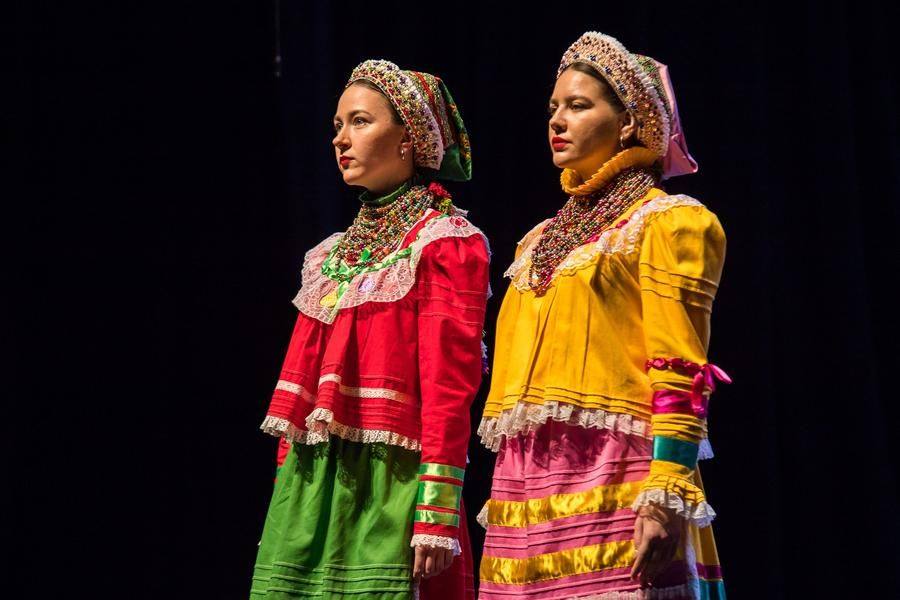 The next segment features costumes from Romanovo village (Lipetsk Region)