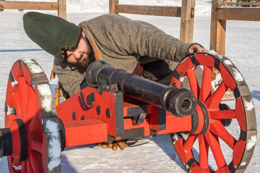 This is what aiming might have looked like in the 17th century