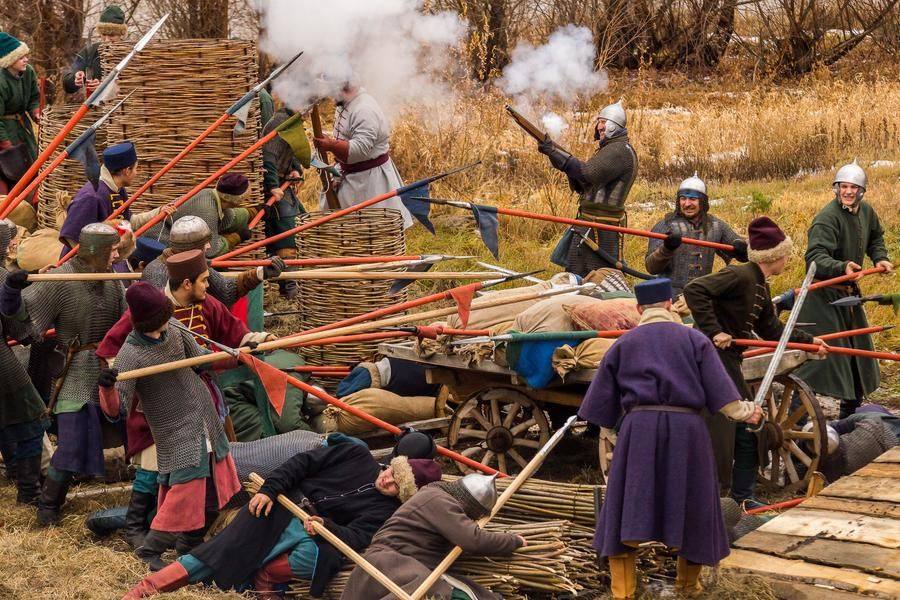This is roughly how the Battle for Moscow was depicted in old engravings