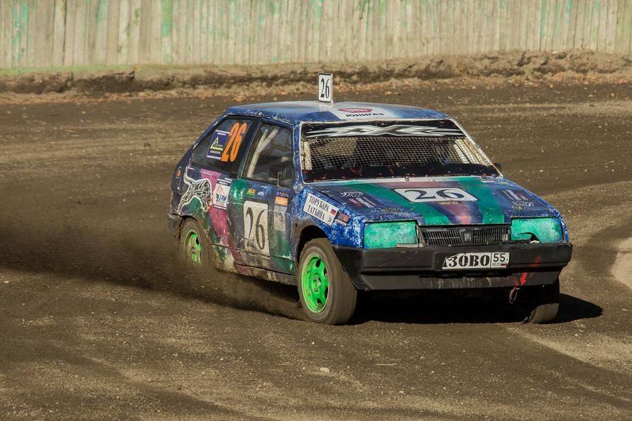 For most of the races, the charismatic “Eight” with number 26 holds the lead…
