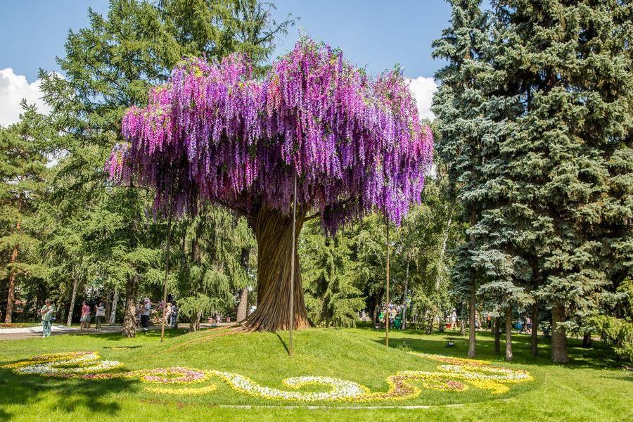 “The Tree of Life” is the central and largest figure of the entire exposition