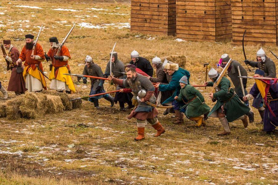 The battle performance traditionally ends with an “attack” by the enthusiastic spectators