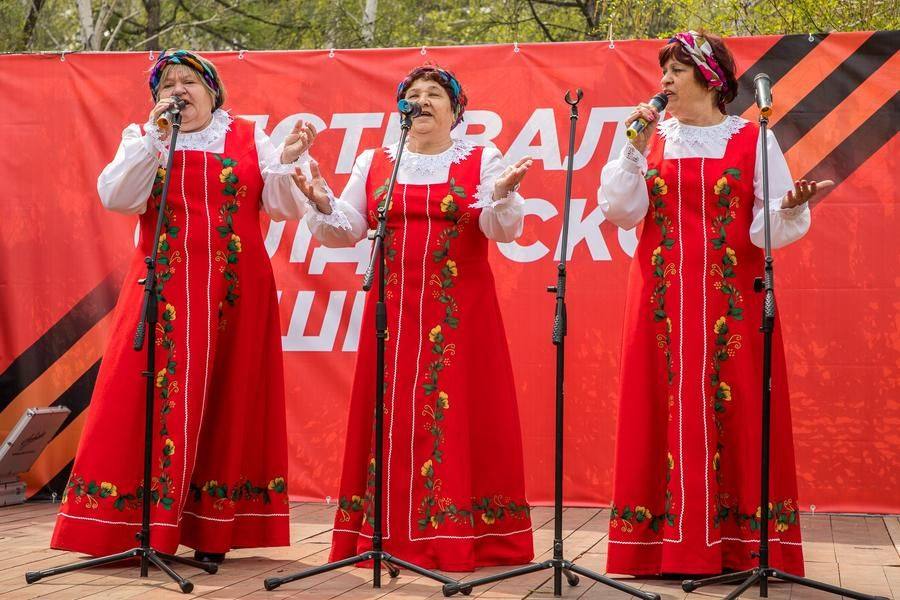 Most of the program is performed by ensembles from the “Spike” Cultural Center