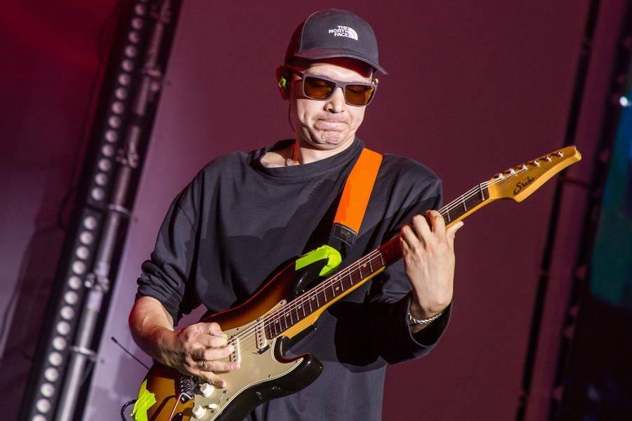 Guitarist Nikolai Smirnov helps set the mood and place the right accents