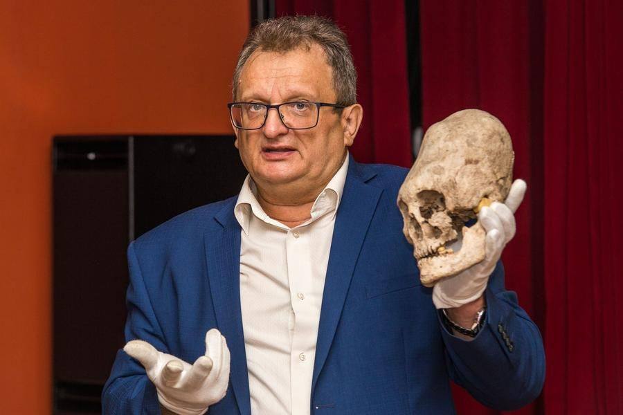 He proposed a hypothesis: the tradition of skull deformation was brought to Siberia by the Huns