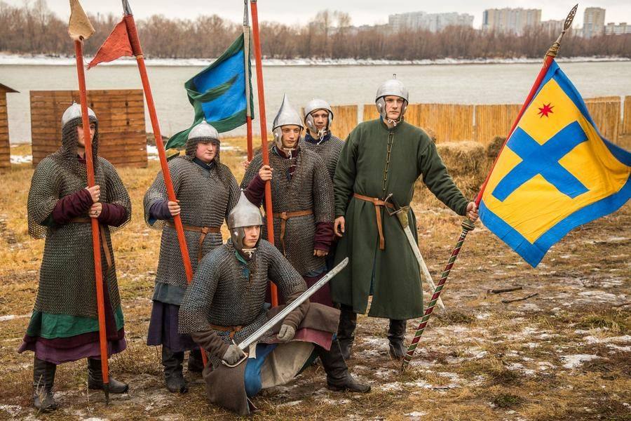 Festival guests are invited to take photos with members of the historical clubs