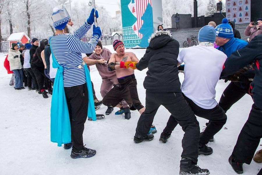No warmup would feel complete without a tug‑of‑war